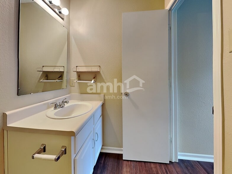 Building Photo - 12868 Courage Xing