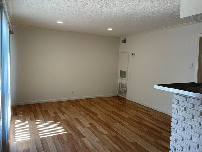 Building Photo - 4321 Hazard St