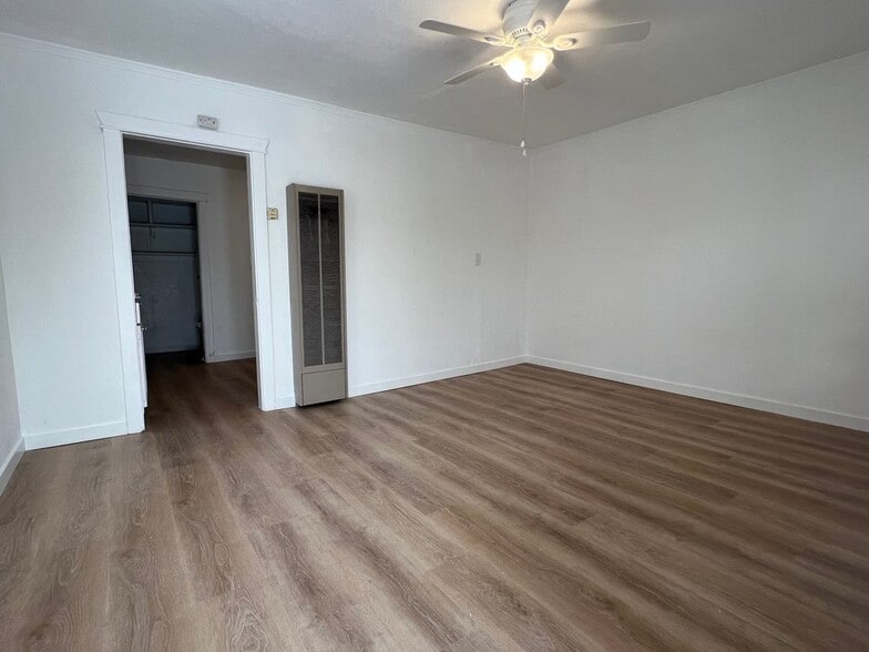 Building Photo - 720 N Guadalupe Ave