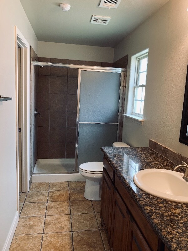 Building Photo - 8104 Knoxville Dr