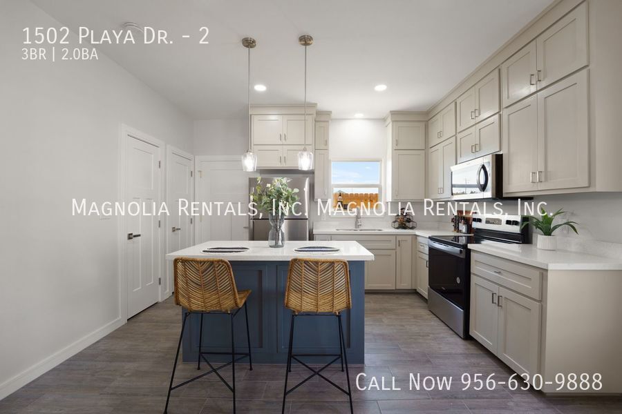 Building Photo - 1502 Playa Dr