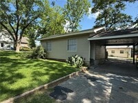 Building Photo - 4910 Rainbow Cir