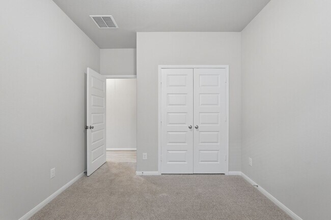 Building Photo - 10406 Milford Wds Ln