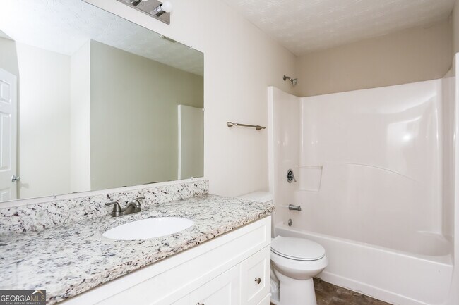 Building Photo - 680 Escalade Dr