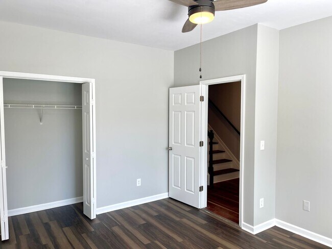 Building Photo - Welcome to this stunning 3-bedroom, 3-bathroom townhome located in the vibrant city of Atlanta, GA.