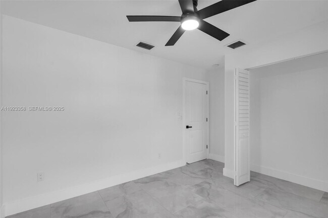 Building Photo - 1413 NW 40th St