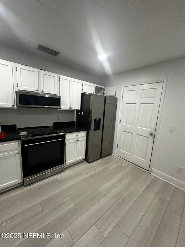 Building Photo - 5908 Copper Creek Dr