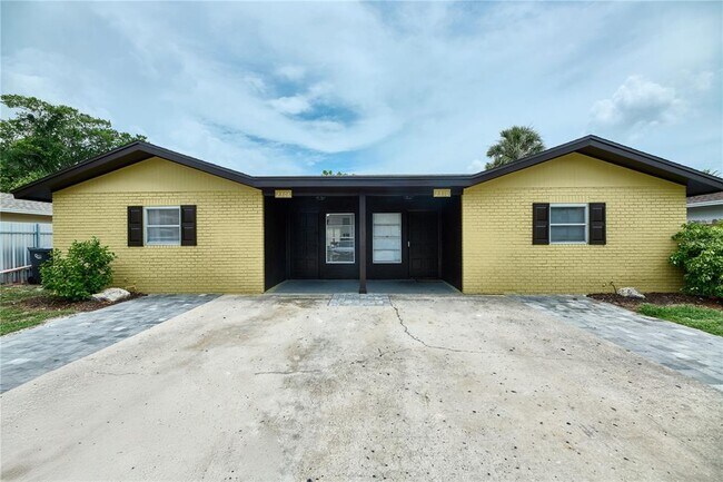 Building Photo - 2308 60th Ave W