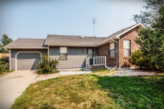 Building Photo - 904-906 Camelot Ct.