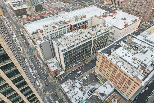 Building Photo - 160 1st St