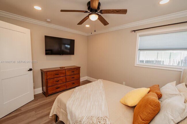 Building Photo - 9675 SW Anchor