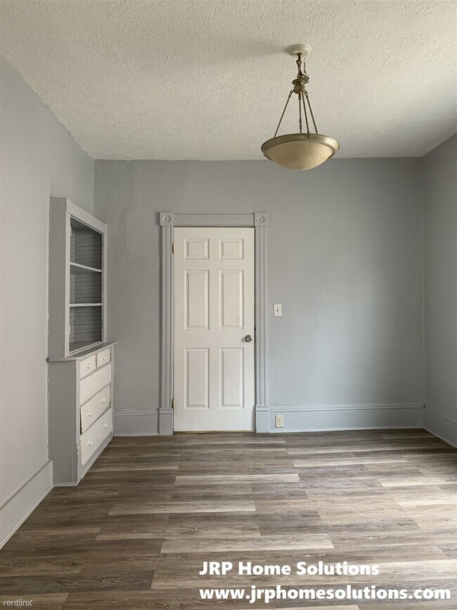 Building Photo - 4 br, 1 bath House - 202 S West Ave