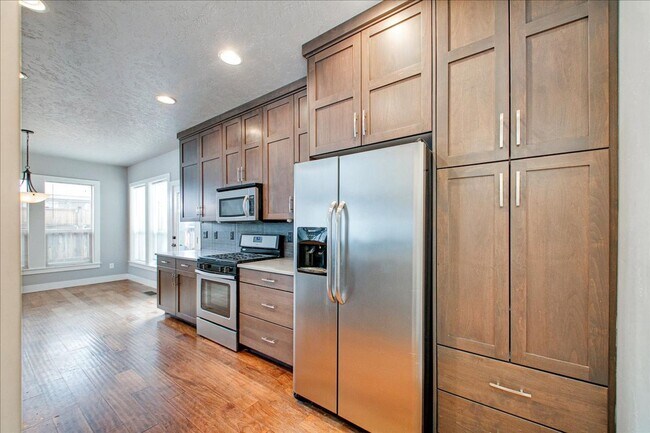 Building Photo - Modern 2 Story Home in North End!
