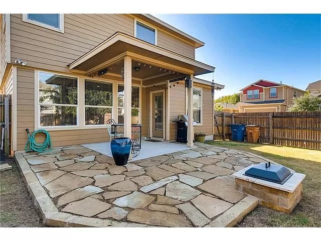 Building Photo - 1520 Beebrush Ln