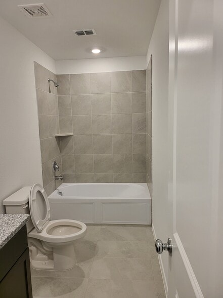 Guest Bathroom - 6020 Sumlin Way