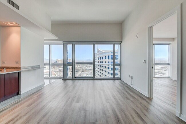 Building Photo - 4471 Dean Martin Dr