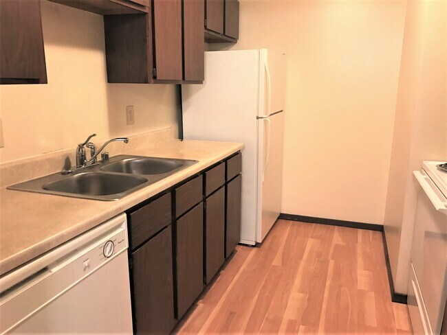 Building Photo - 2442 Chalet Gardens Ct