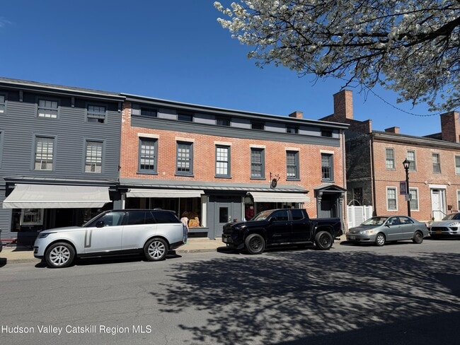 Building Photo - 238 Warren St