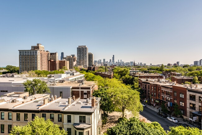 Building Photo - 350 W Belden Ave