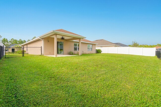 Building Photo - 3/2 Split Plan Home in Cypress Place