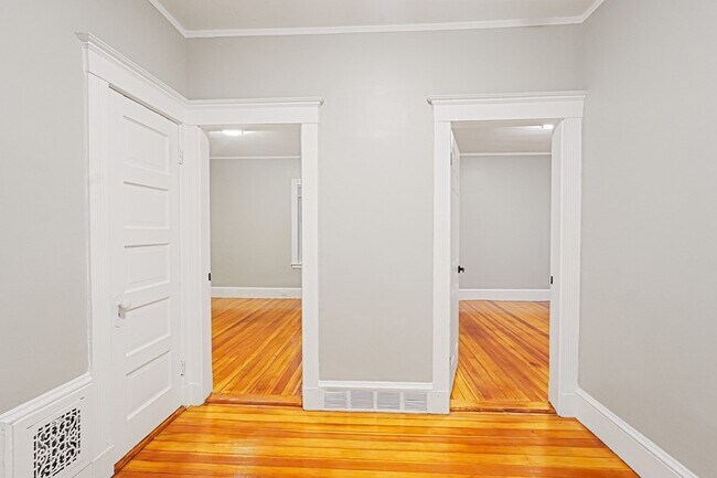 Building Photo - 381 Adams St