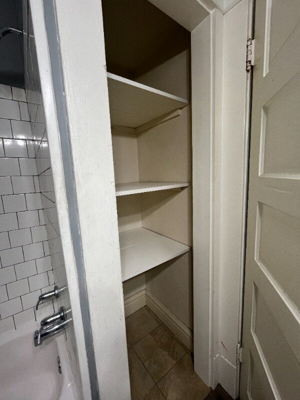 Building Photo - 823 Market St