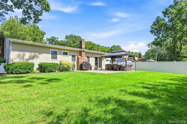Building Photo - 8 Marlan Ct