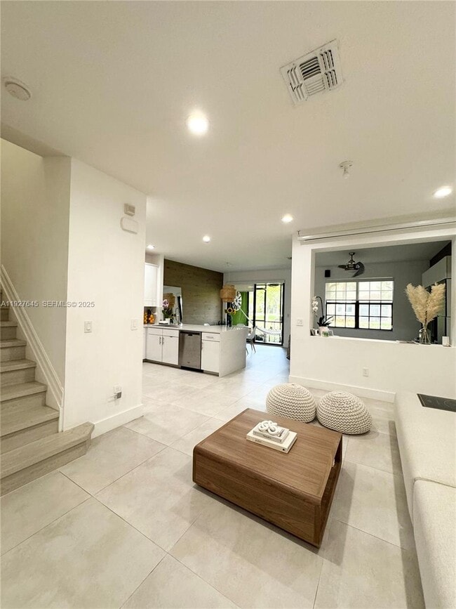 Building Photo - 13017 Riverwalk Cir S