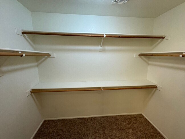 Building Photo - COZY HOME