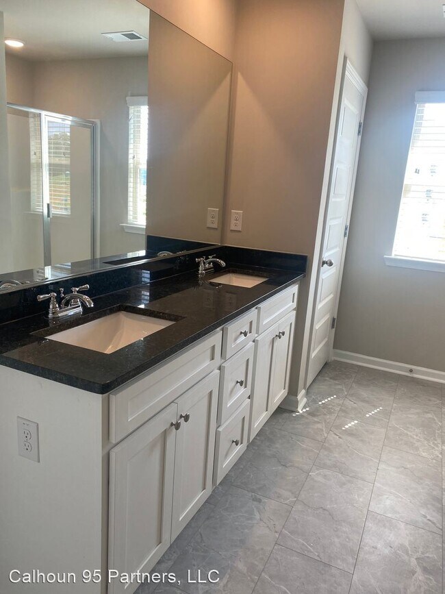 Building Photo - 4 br, 2.5 bath House - 200 Vickery Lane