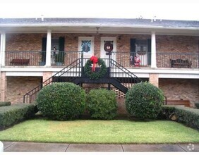 Building Photo - Check This Out