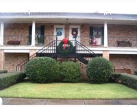 Building Photo - Check This Out