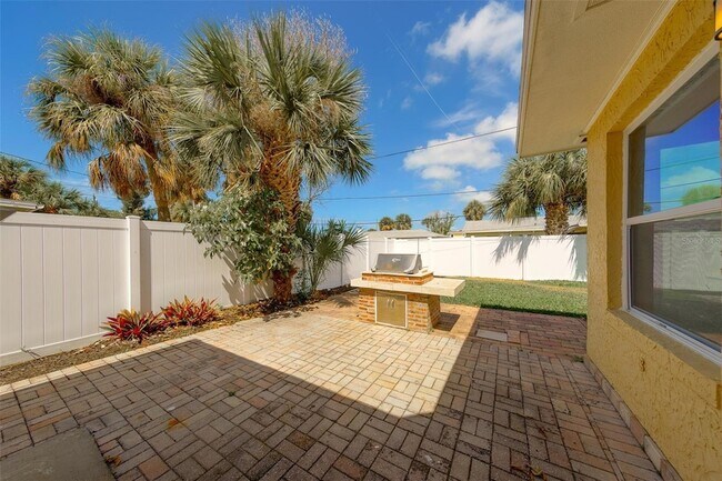 Building Photo - 315 82nd Ave