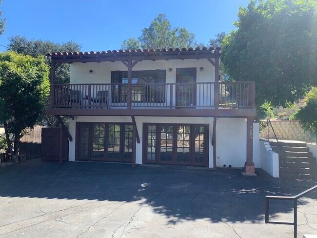 Primary Photo - 9625 Grossmont Summit Dr