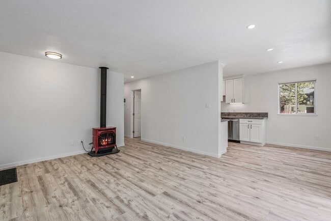 Building Photo - Incline Village: Condo - 2 Bedrooms, 1 Bathroom, Remodeled