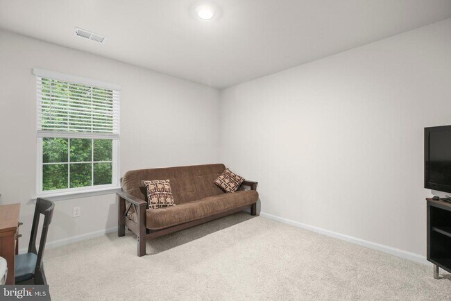 Building Photo - 141 Livingwood Ct