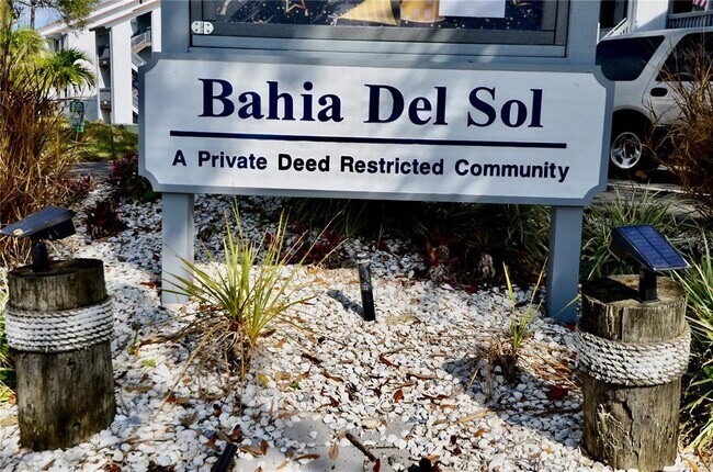 Building Photo - 814 Bahia Del Sol Dr