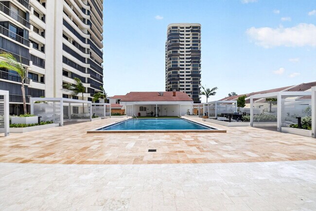 Building Photo - 4100 N Ocean Dr