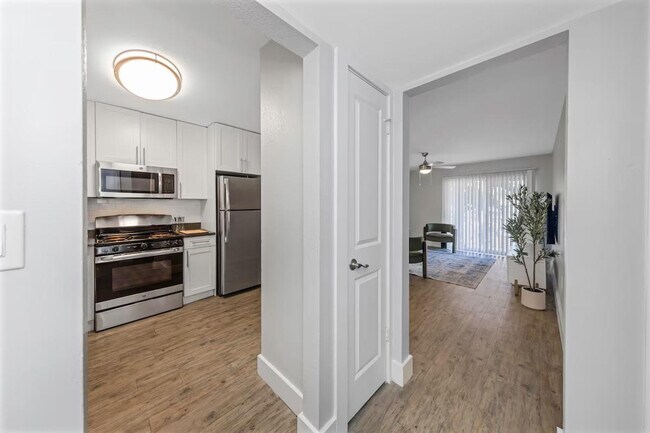 Building Photo - 4355 FL-60