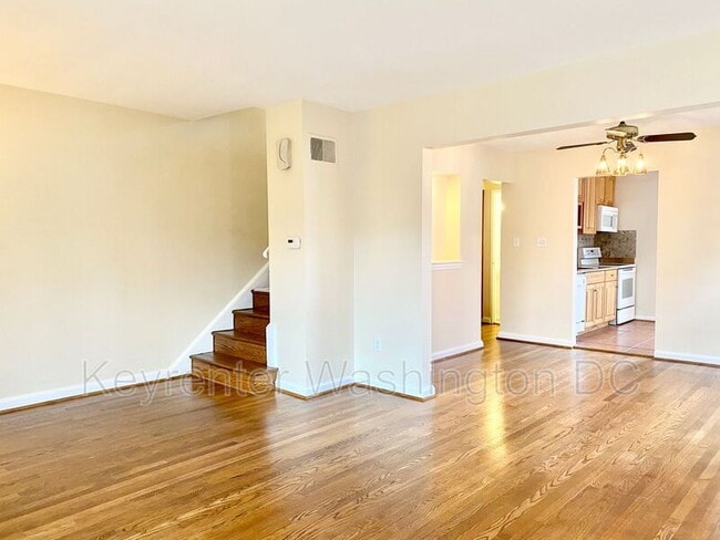 Building Photo - 5514 Chillum Pl NE