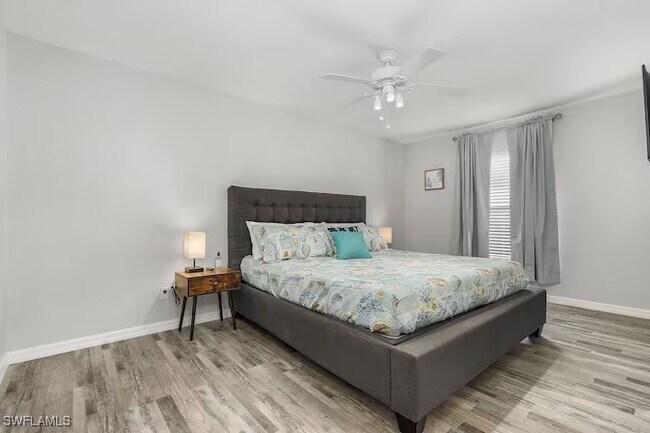 Building Photo - 2705 SW 11th Pl