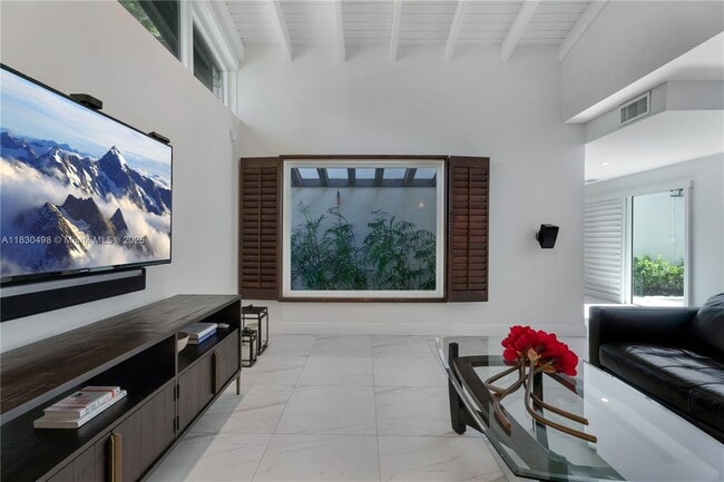 Building Photo - 4830 San Amaro Dr
