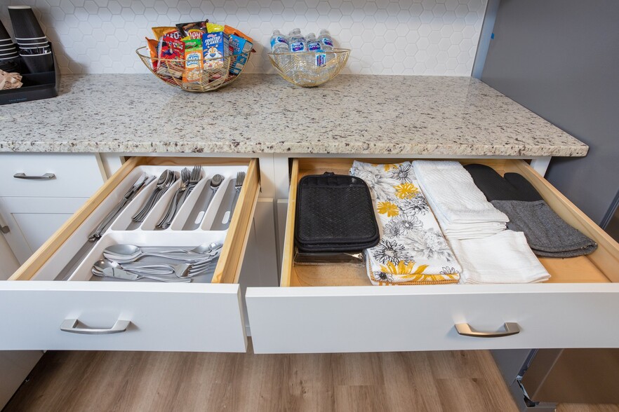 Building Photo - 723 W Mckinley St