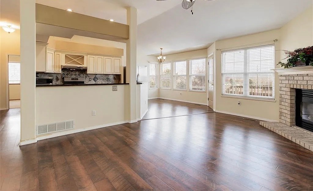 Building Photo - 770 Amberglen Ct