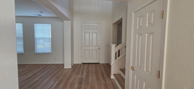 Building Photo - 4195 Peninsula Point Dr