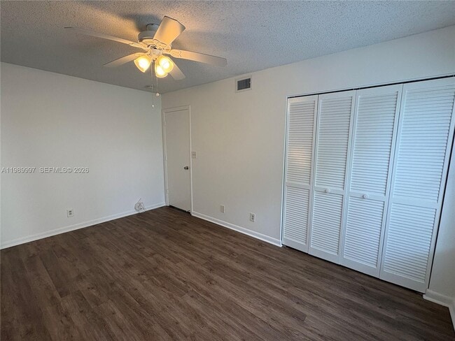 Building Photo - 8444 Shadow Ct