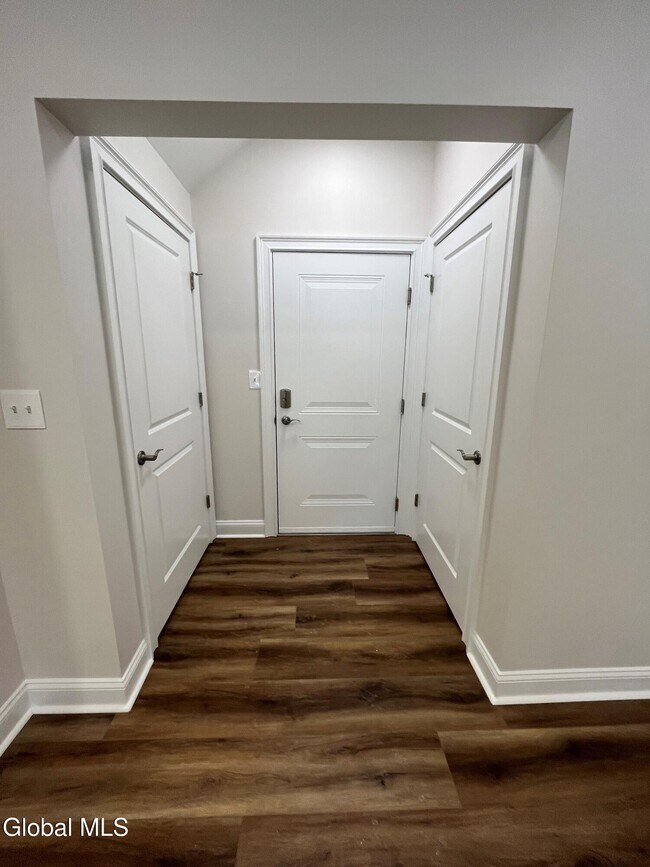 Building Photo - 60 Weibel Ave