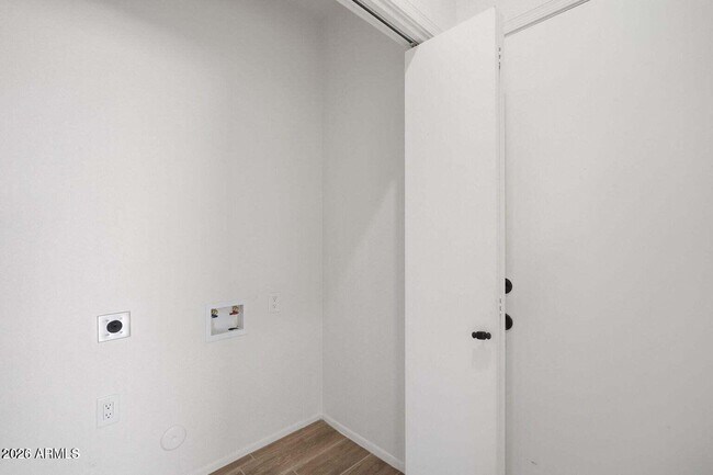 Building Photo - 22408 N Las Vegas Dr