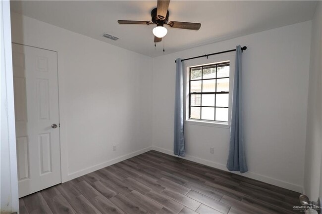 Building Photo - 20 Pso Del Rey