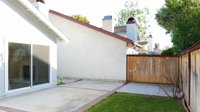 Building Photo - Beautiful 2 Bedroom Home in Irvine